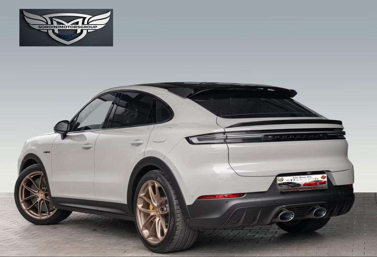 Porsche Cayenne Turbo E-Hybrid Coupé con pacchetto GT