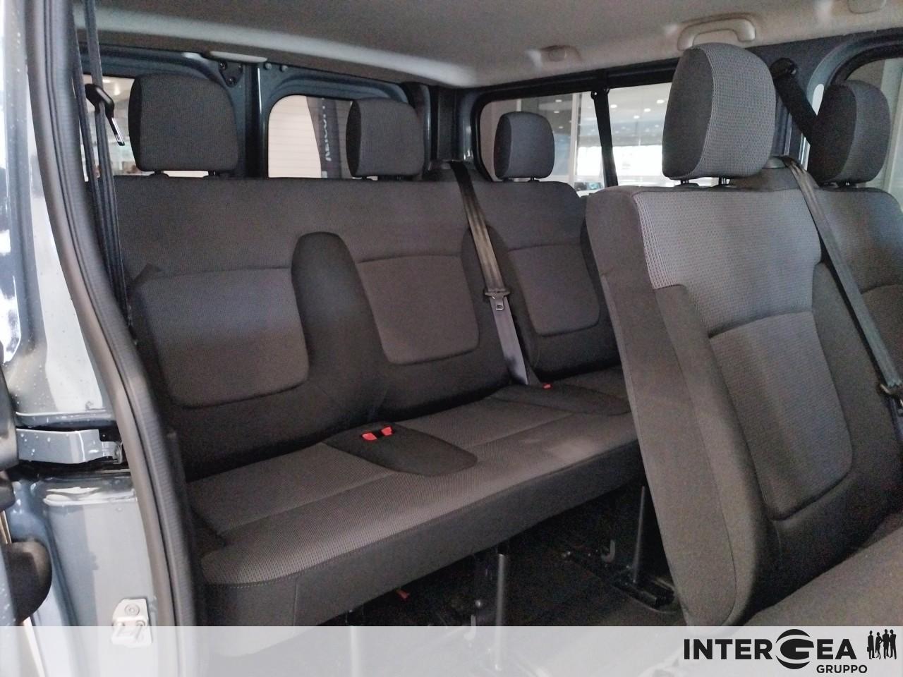 RENAULT Trafic passenger 2.0 Blue dci 150cv L2H1 Equilibre