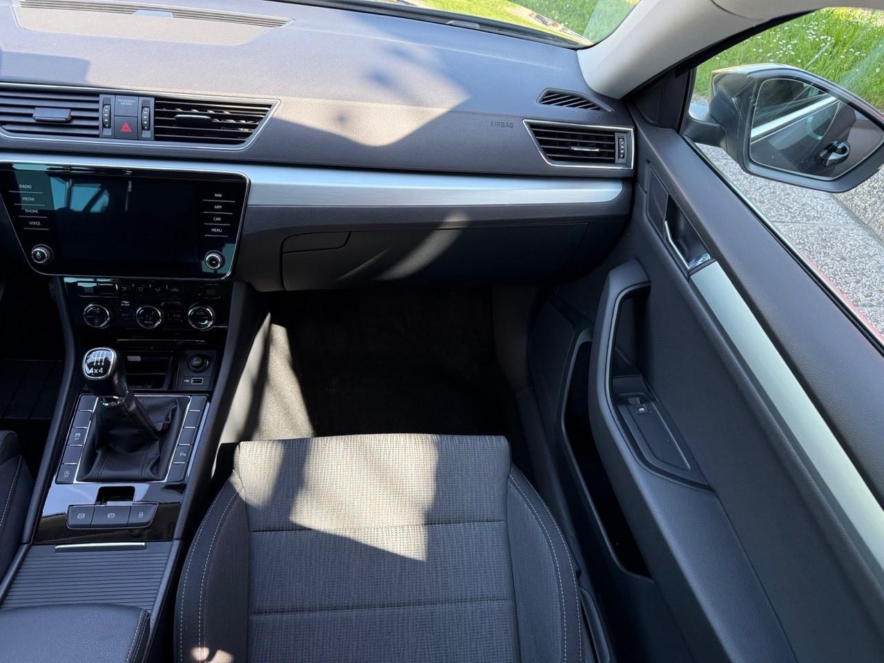 Skoda Superb 2.0 TDI 150 CV SCR 4x4 TG UFFICIALI