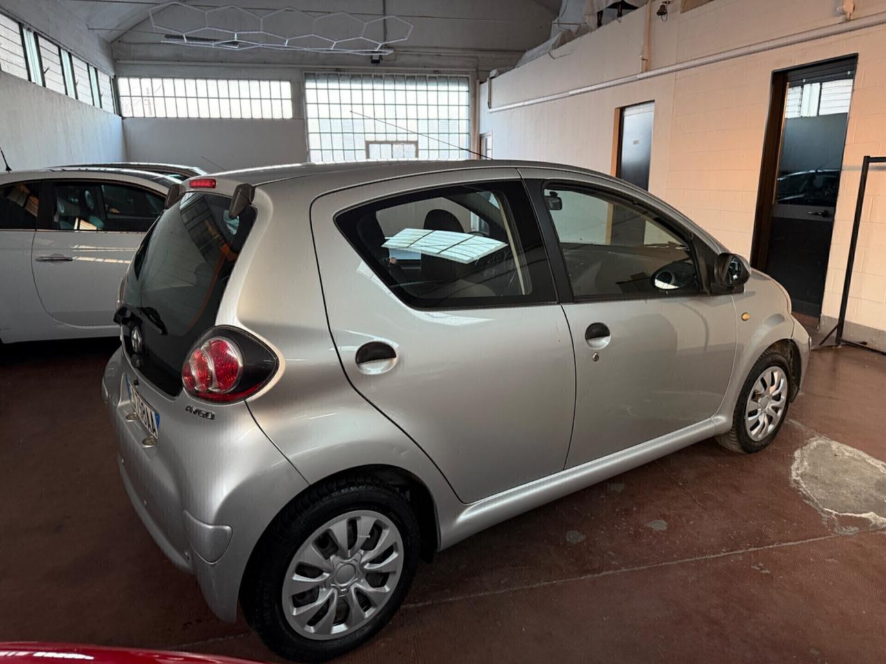 Toyota Aygo 1.0 12V VVT-i 5 porte Deep