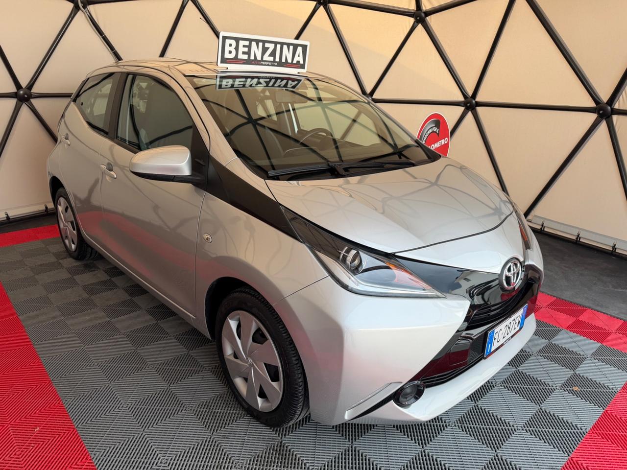 Toyota Aygo 1.0 VVT-i 69 CV 5 porte x-wave