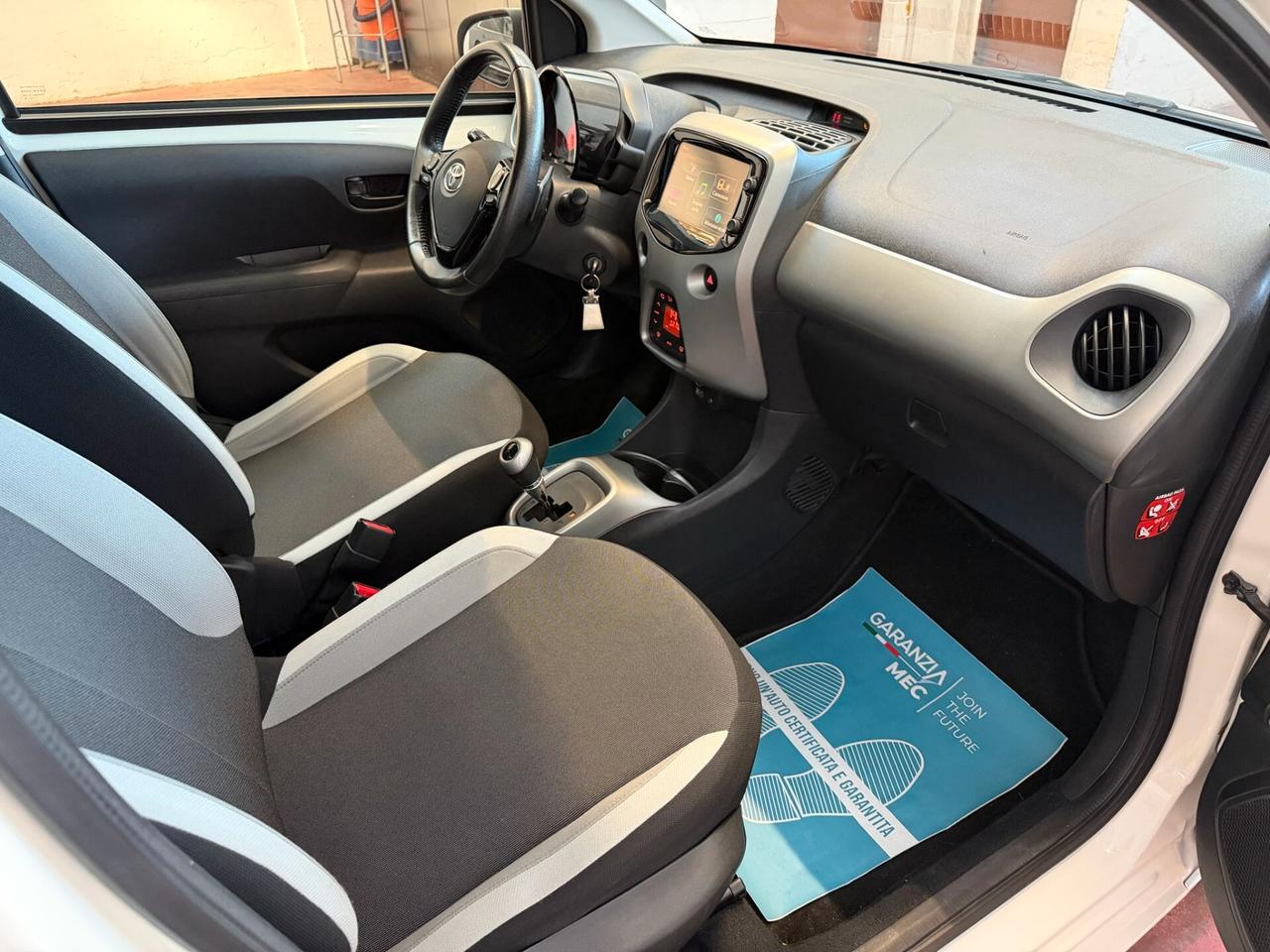 Toyota Aygo 1.0 VVT-i 69 CV 5 porte x-wave MMT cambio automatico 86.000km neopat