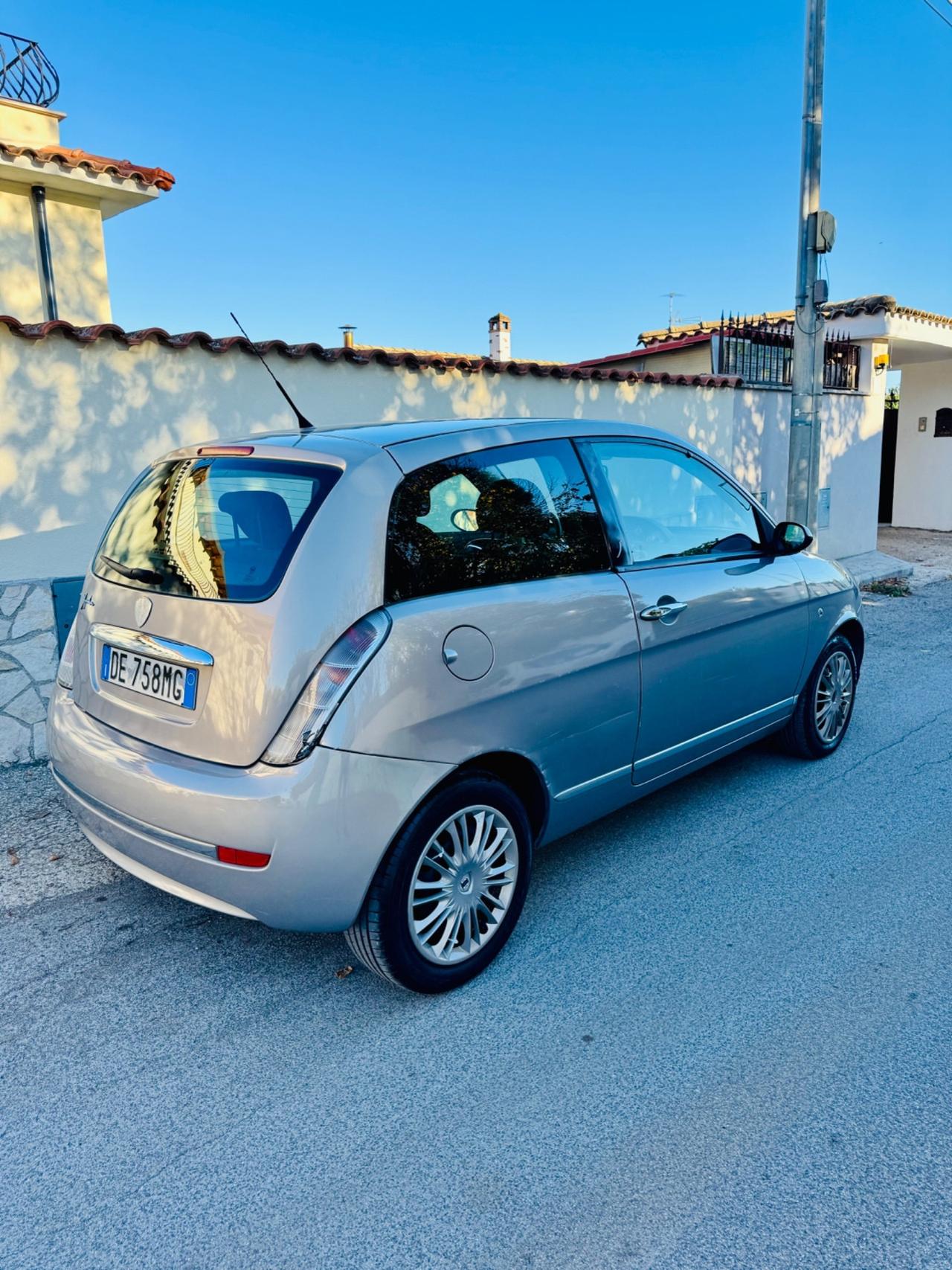 Lancia Ypsilon 1.2 Oro Giallo