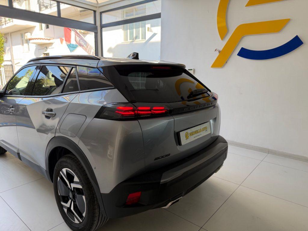 Peugeot 2008 PureTech 130 S&S EAT8 Allure da €229,00 mensili