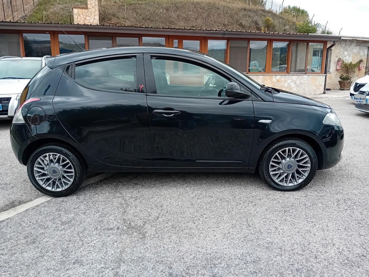 Lancia Ypsilon 1.2 69 CV 5 porte Elefantino