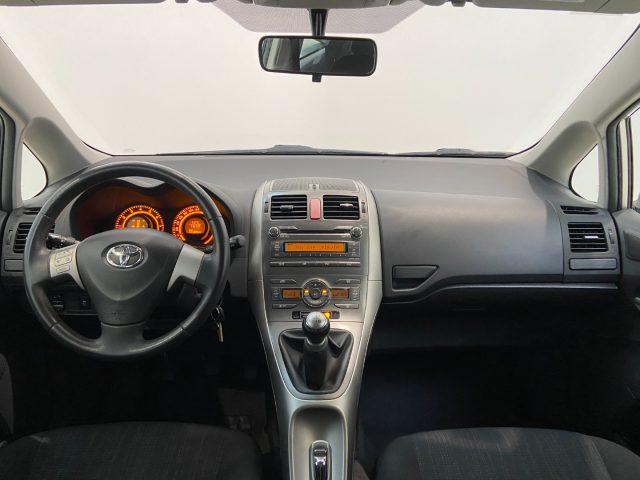 TOYOTA Auris 1.4 5 porte Sol NEOPATENTATI