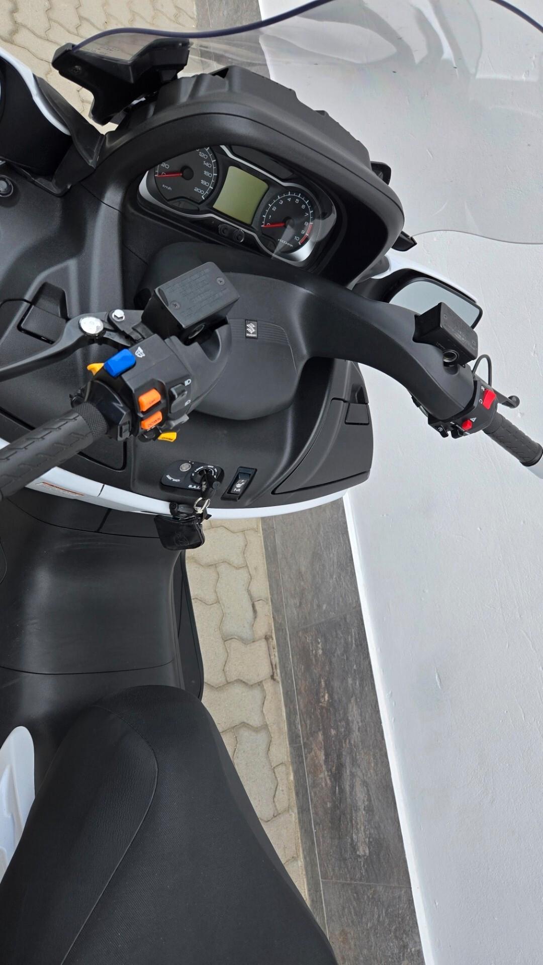 Suzuki Burgman 650 EXECUTIVE ABS