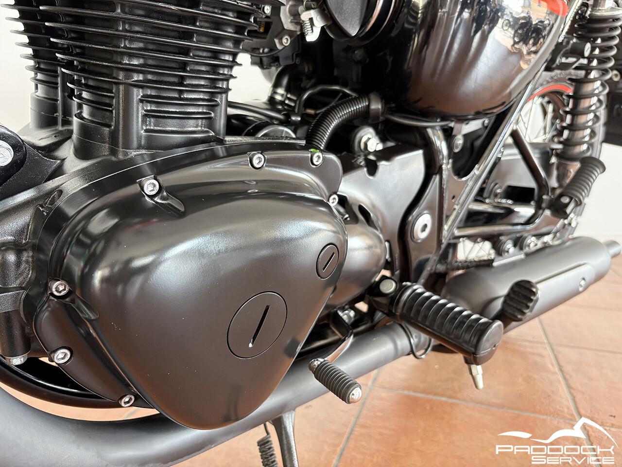 Kawasaki W 800 Special Edition Candy Cardinal Red