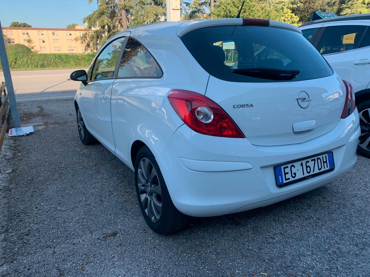 Opel Corsa 1.2 3 porte Sport OK NEO PATENTATI