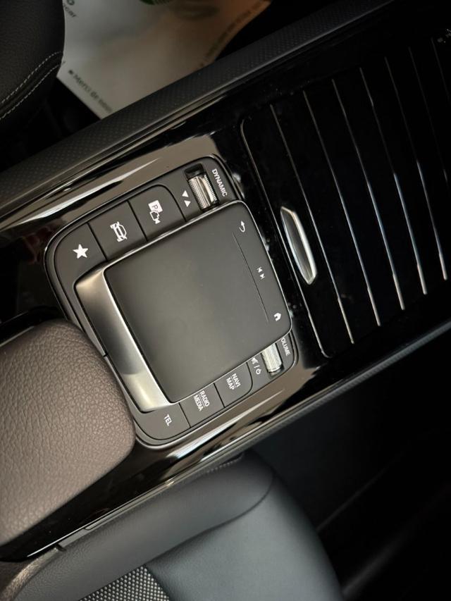 MERCEDES-BENZ GLA 200 Automatic Business Extra