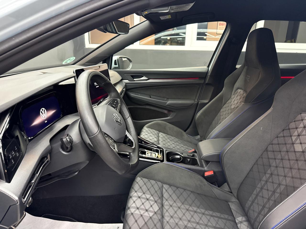 Volkswagen Golf 2.0 TDI 150CV R-Line DSG