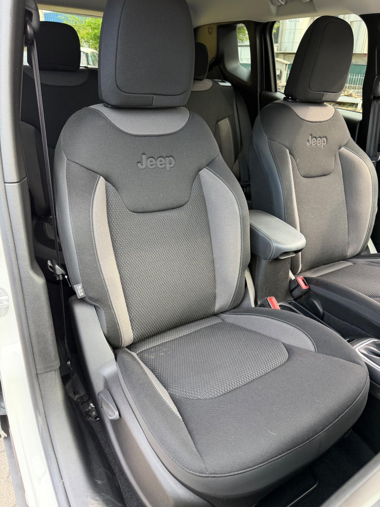 Jeep Renegade 1.5 Turbo T4 MHEV Limited FARI LED