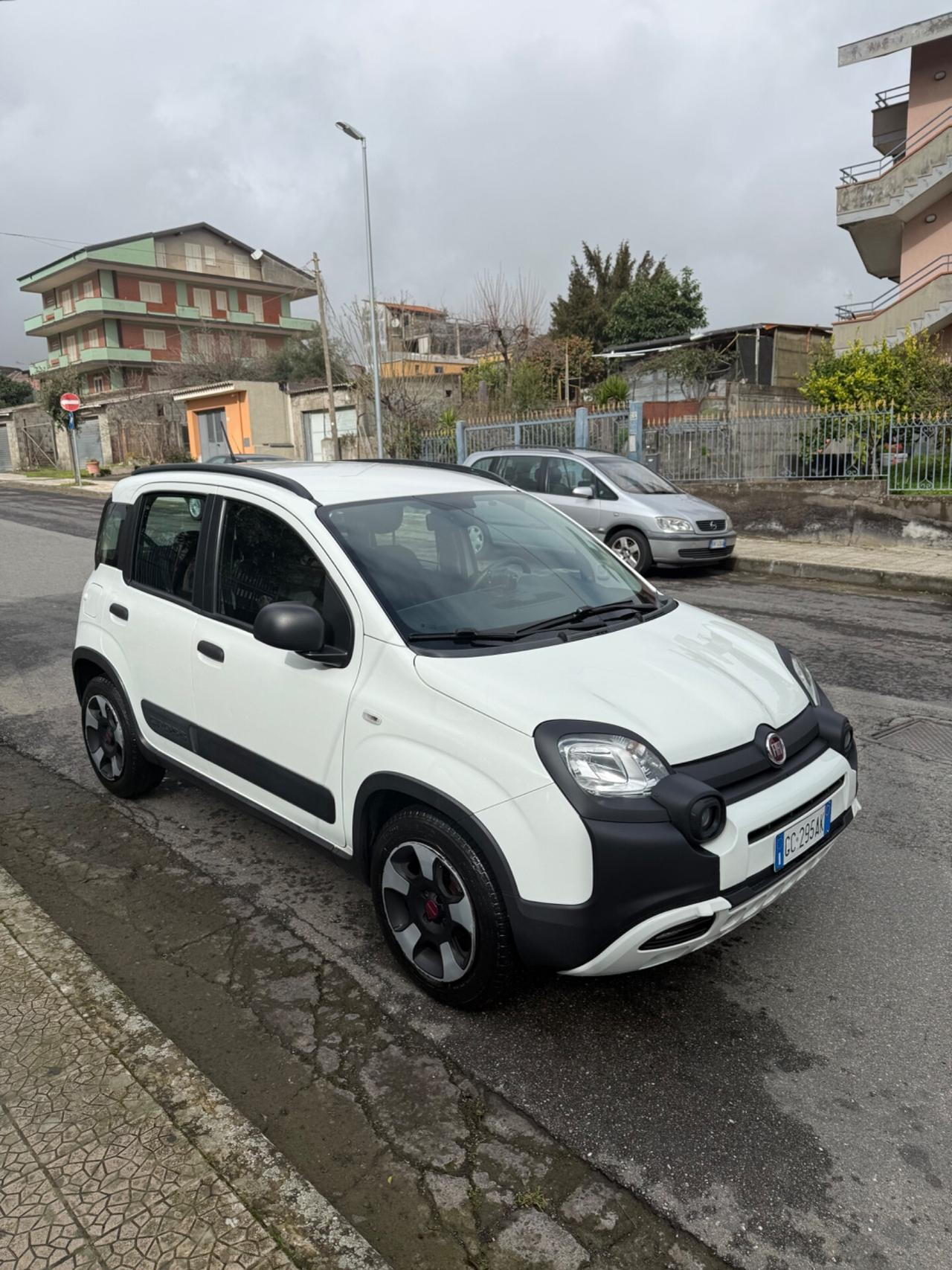 Fiat Panda 1.0 FireFly S&S Hybrid City Cross