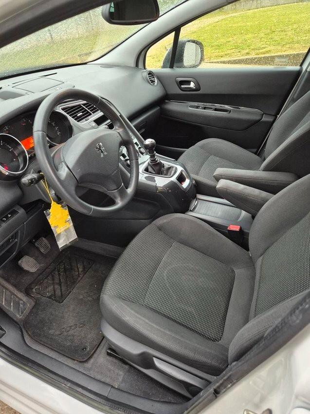Peugeot 5008 1.6 HDi 112CV Business NAVI 89600 KM!! MY 2013