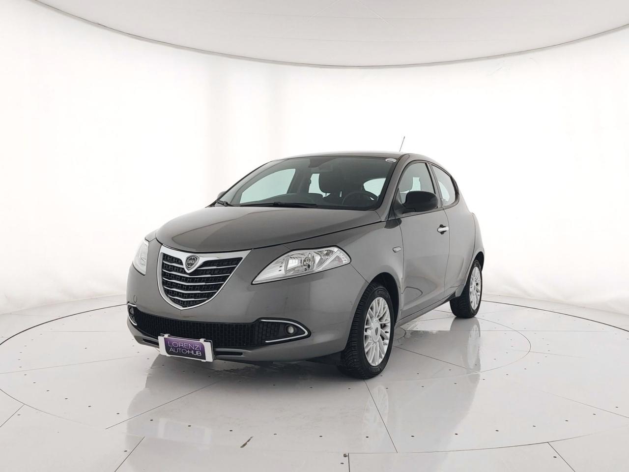 LANCIA Ypsilon 1.2 8v Silver c/clima 69cv NEOPATENTATI+ALCANTARA