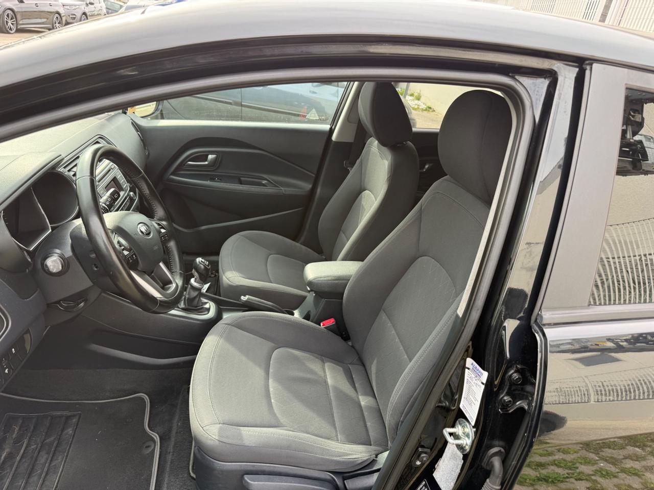 Kia Rio 1.1 CRDi 5p. FULL Optional