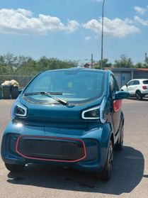 Xev Yoyo Premium iva esposta km 0 garanzia 24 mesi