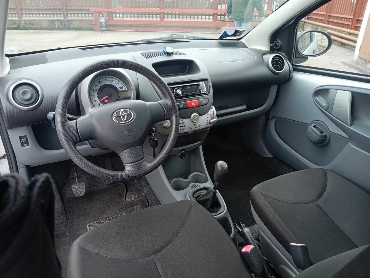 Toyota Aygo 1.0 12V VVT-i 5 porte NEOPATENTATI OK