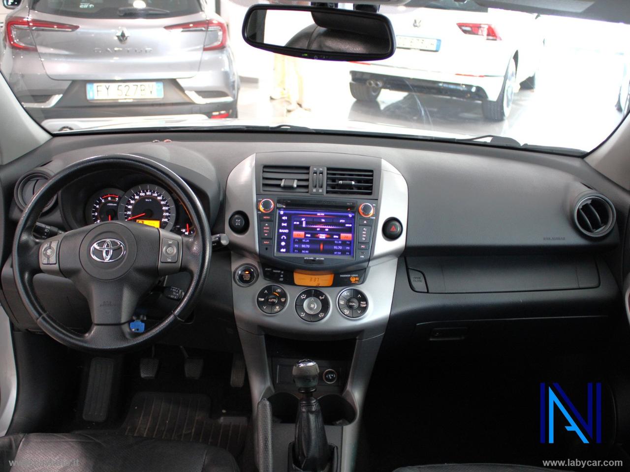 TOYOTA RAV4 2.2 D-4D 177 CV Luxury