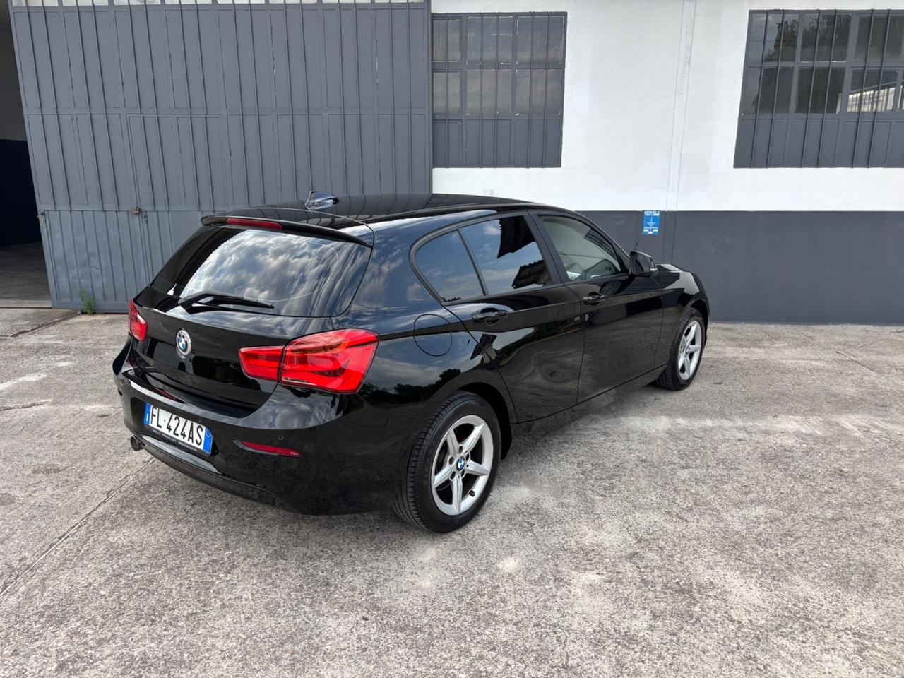 BMW 116d 5p. Garanzia 12 mesi. Neopatentati