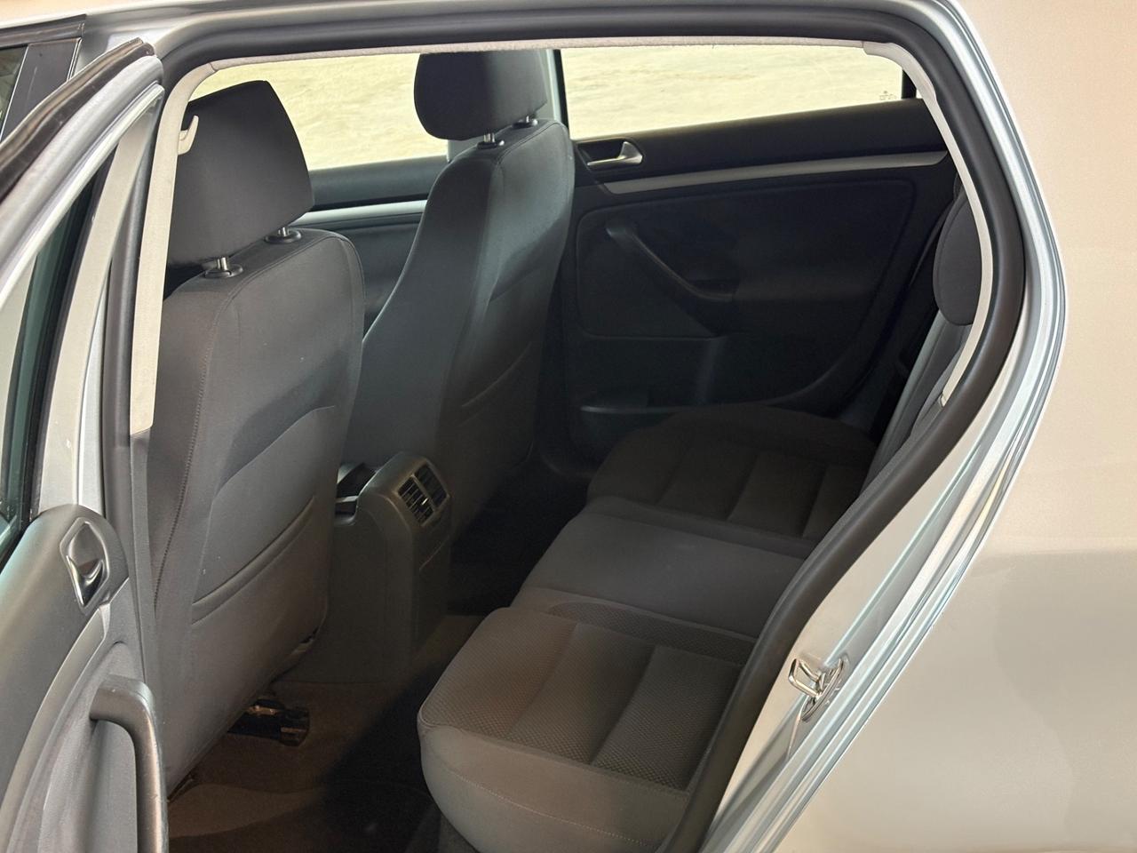 Volkswagen Golf 1.6 16V FSI 5p. Sportline