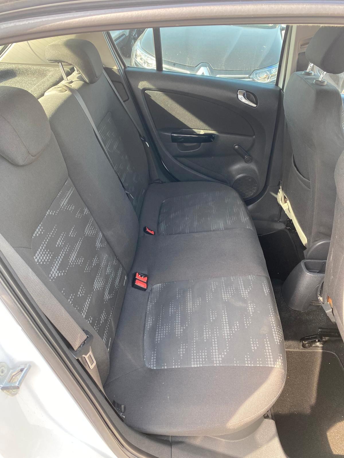 Opel Corsa 1.2 5 porte Cosmo