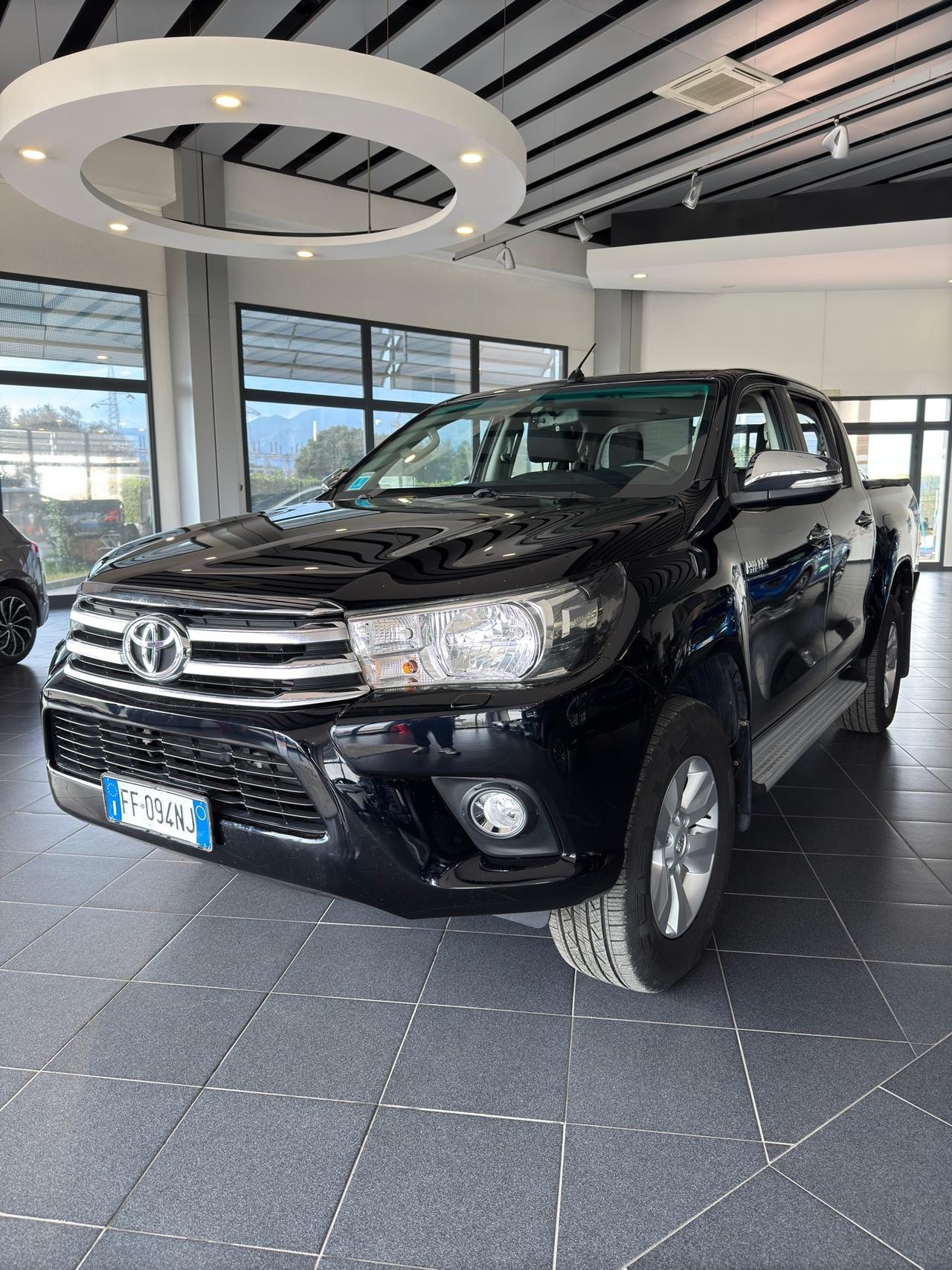 Toyota Hilux 2.4 D-4D 4WD 4 porte Double Cab Lounge