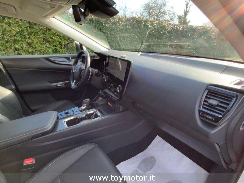 Lexus NX 2ª serie Plug-in 4WD Premium