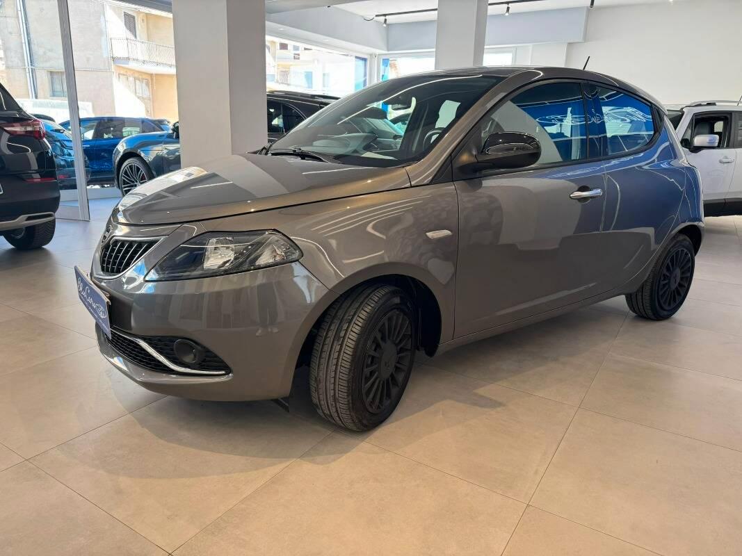 Lancia Ypsilon III 1.0 firefly hybrid Silver s&s 70cv