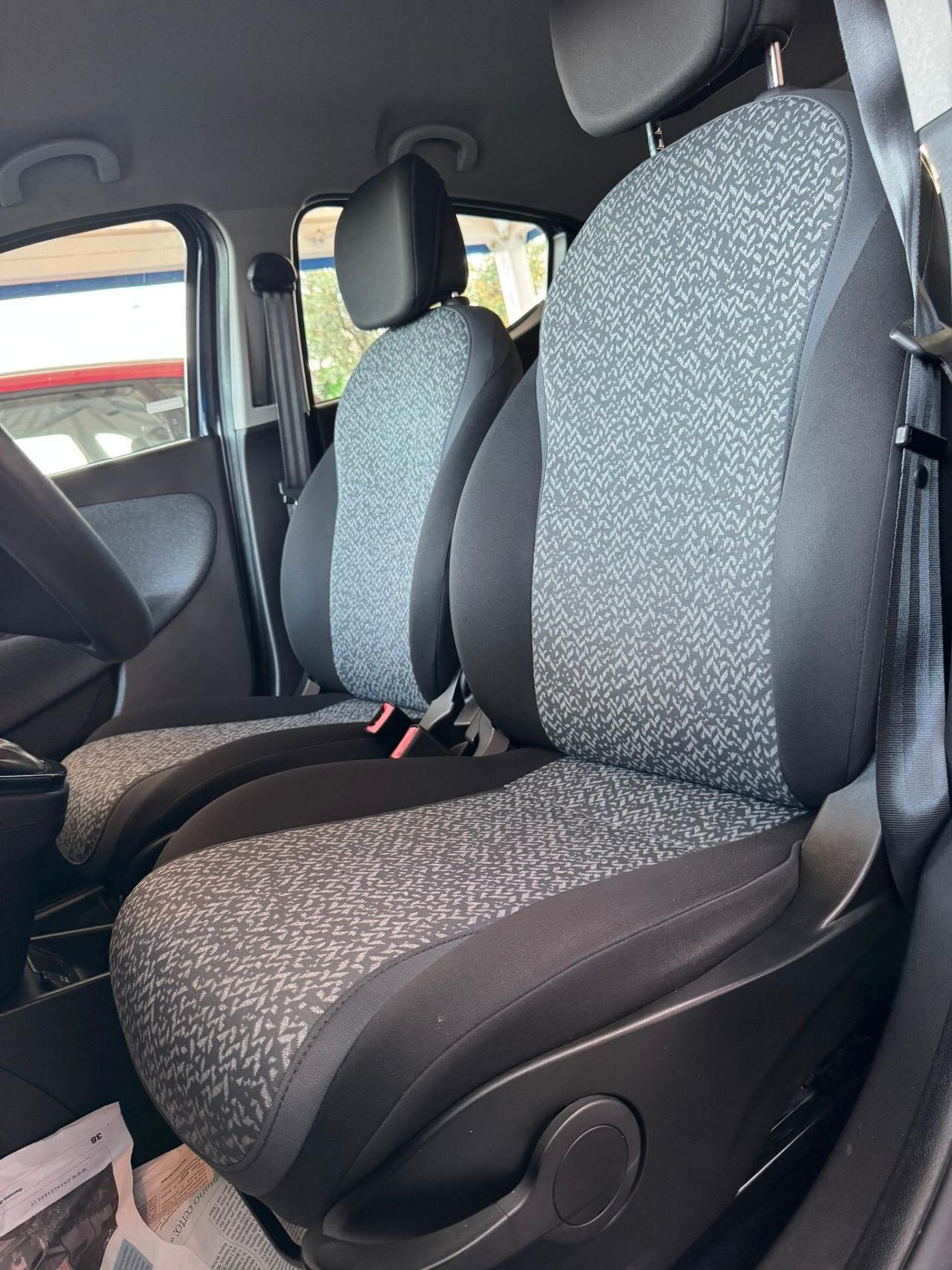Lancia Ypsilon 1.0 FireFly 5 porte S&S Hybrid Ecochic Silver