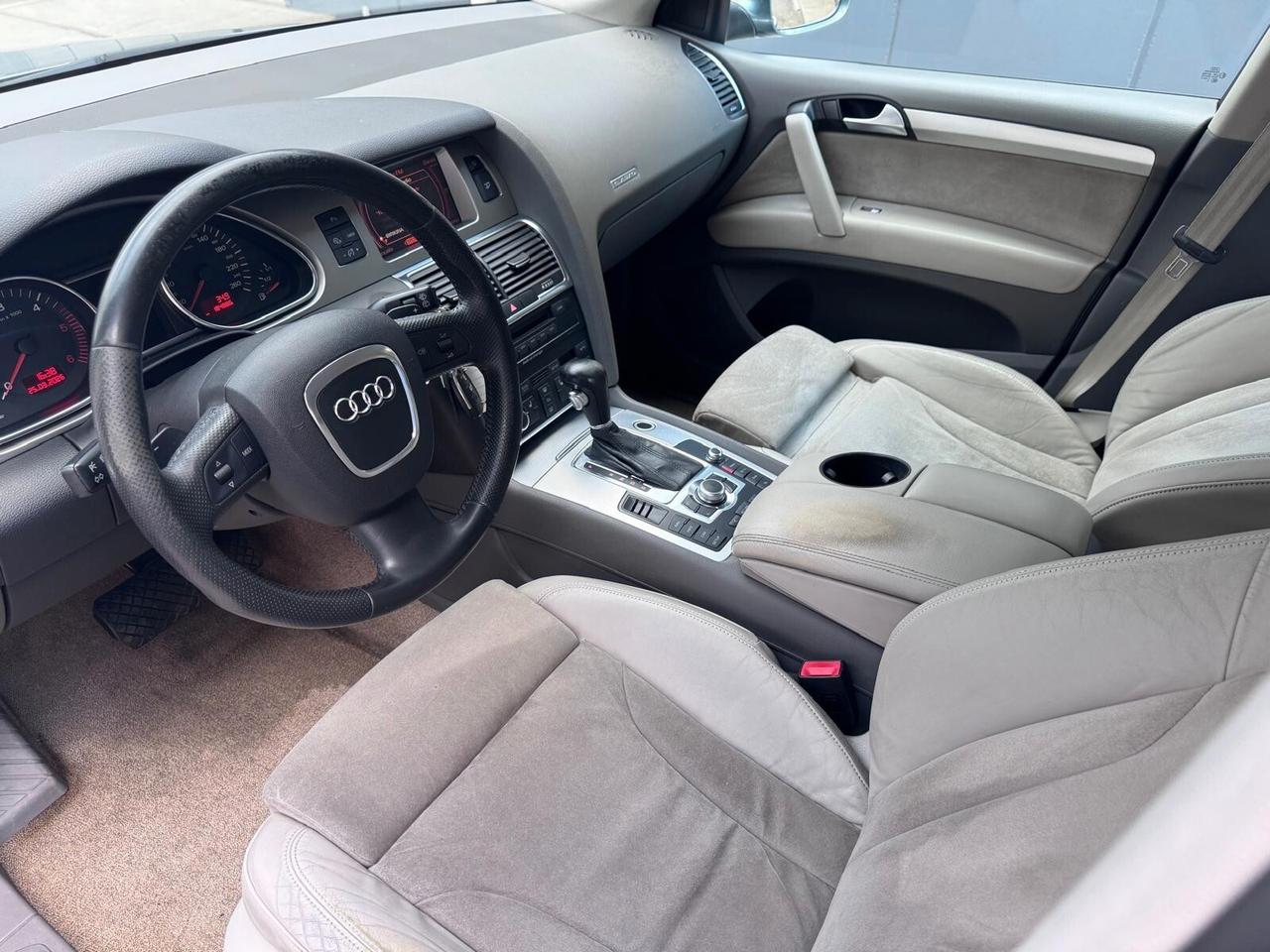 Audi Q7 3.0 V6 TDI 233CV quattro tiptronic