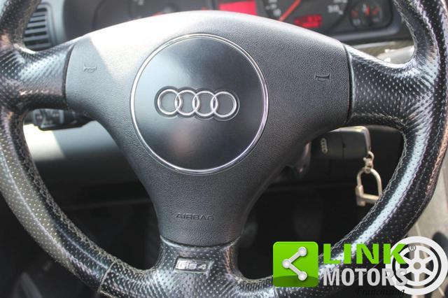 AUDI RS4 B5