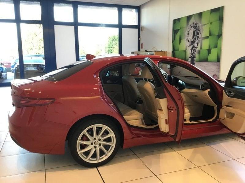 Alfa Romeo Giulia Giulia 2.0 Turbo 200 CV AT8 Ti MY20