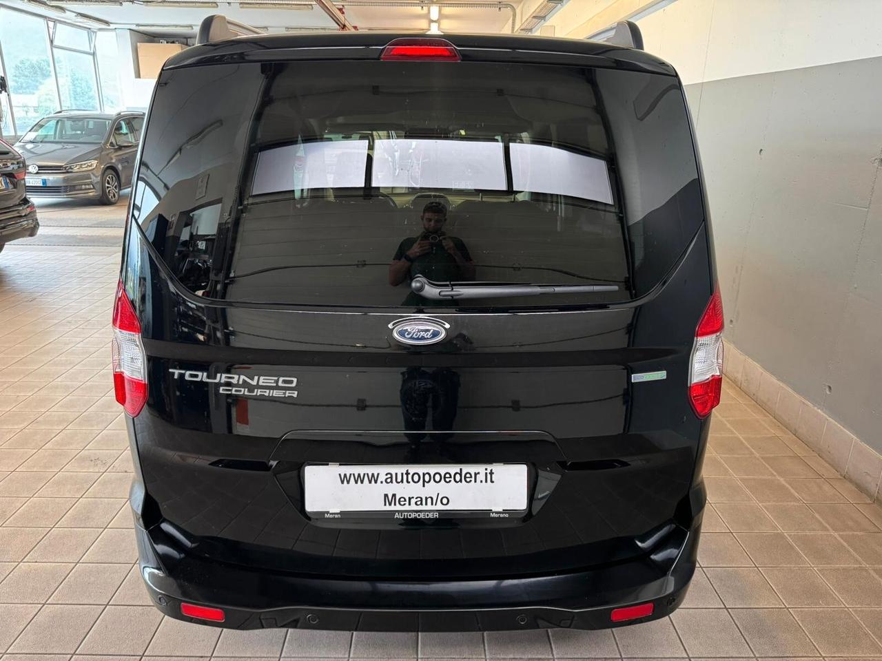 Ford Tourneo Courier 1.0 EcoBoost 100 CV Titanium