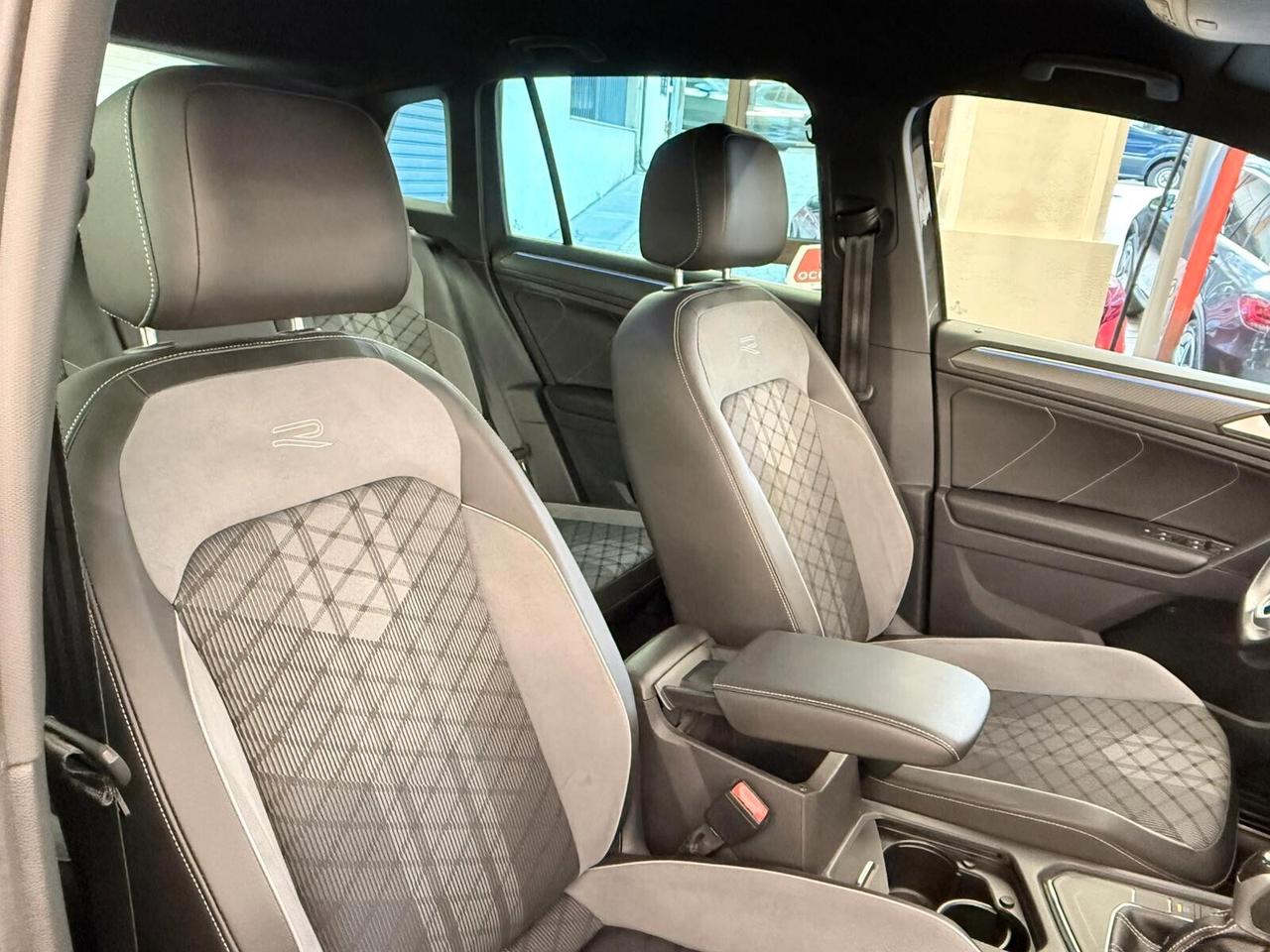 Volkswagen Tiguan 2.0 TDI 150 CV SCR DSG R-Line