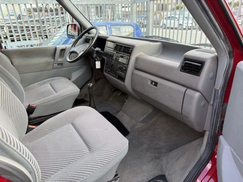Volkswagen Transporter 2.5 Benzina 7 posti Caravelle GL
