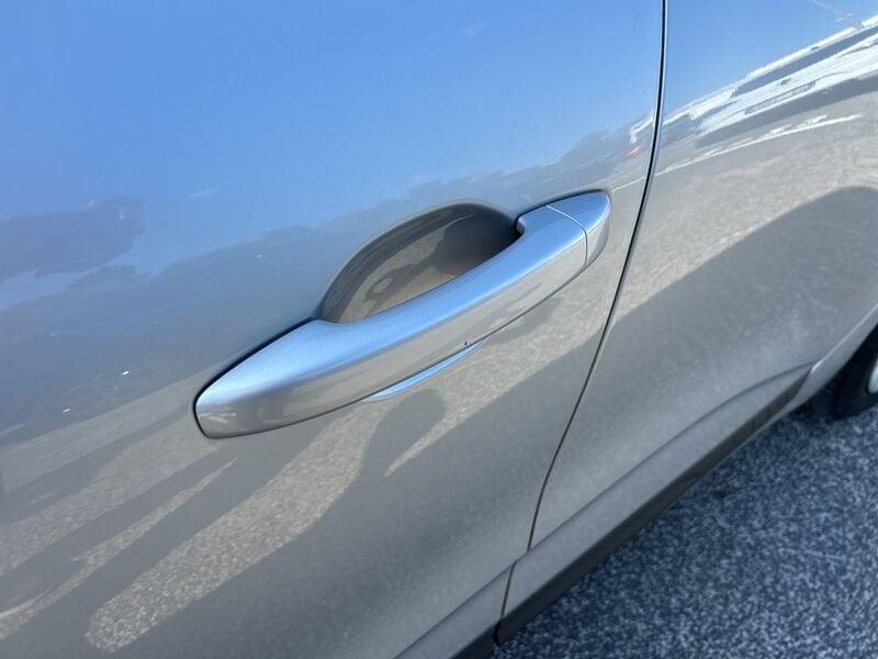 Renault Clio V 2019 1.0 tce Zen Gpl 100cv my21