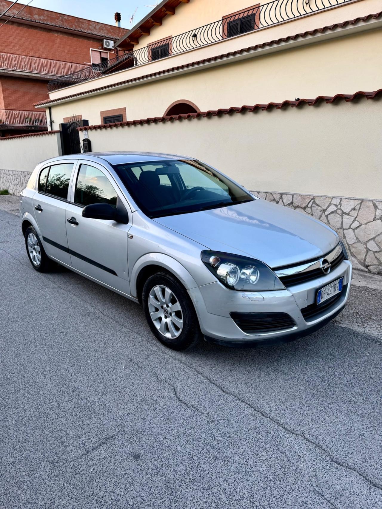 Opel Astra 1.4 16V Twinport 5 porte Enjoy