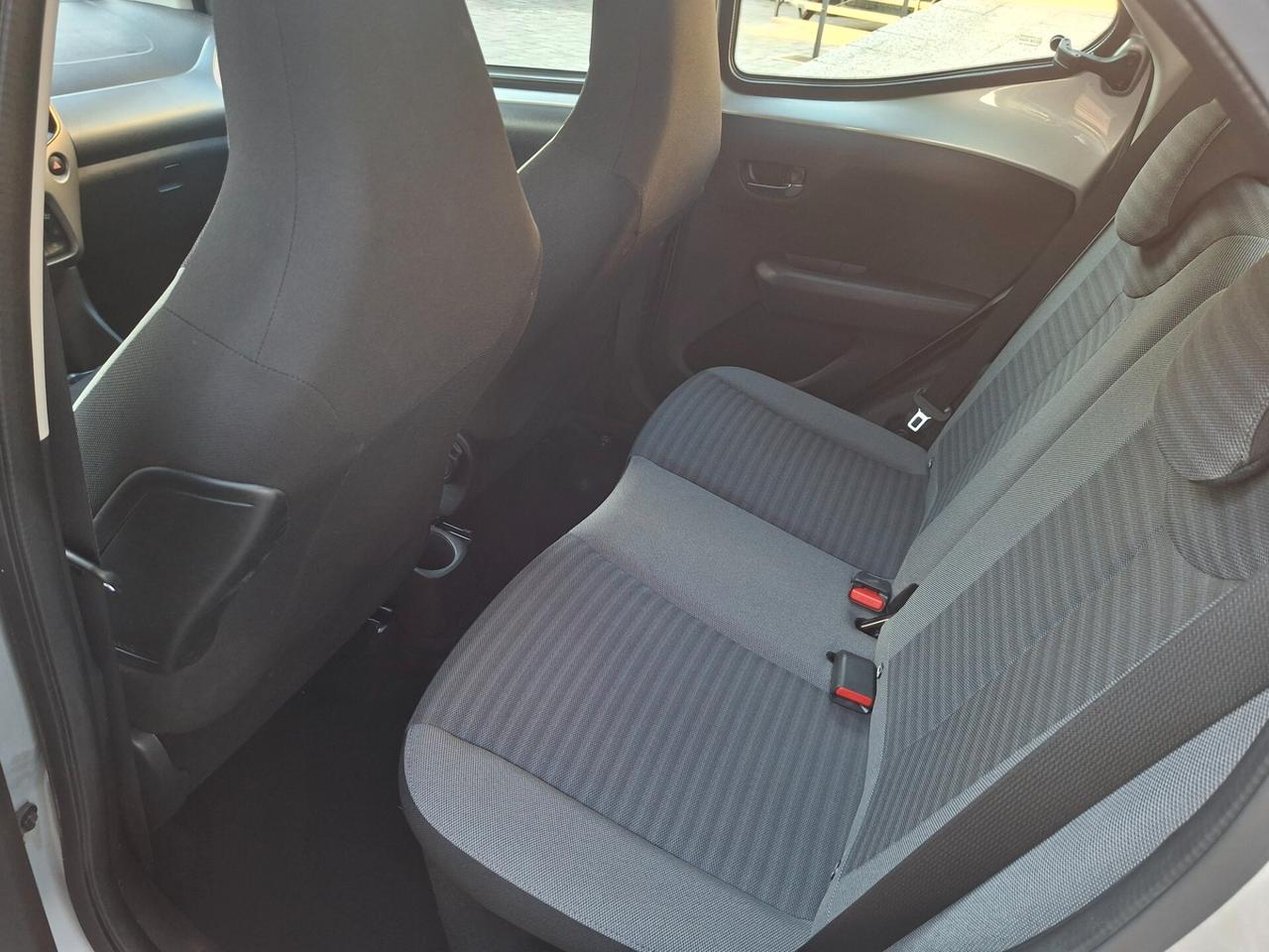 Toyota Aygo Connect 1.0 VVT-i 72 CV 5 porte x-cite MMT
