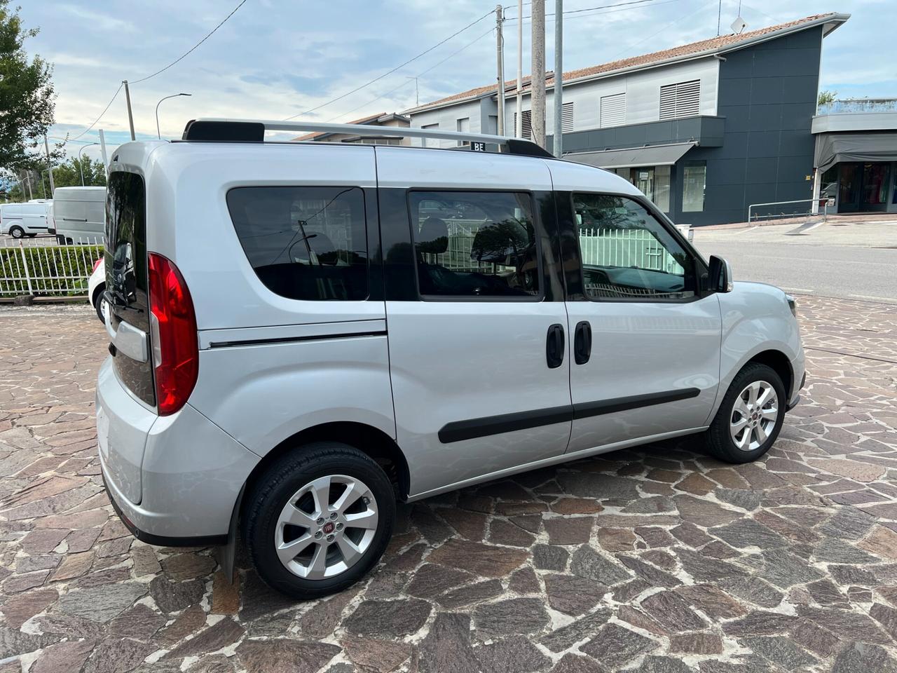 Fiat Doblo 1.4 T-Jet 16V Lounge