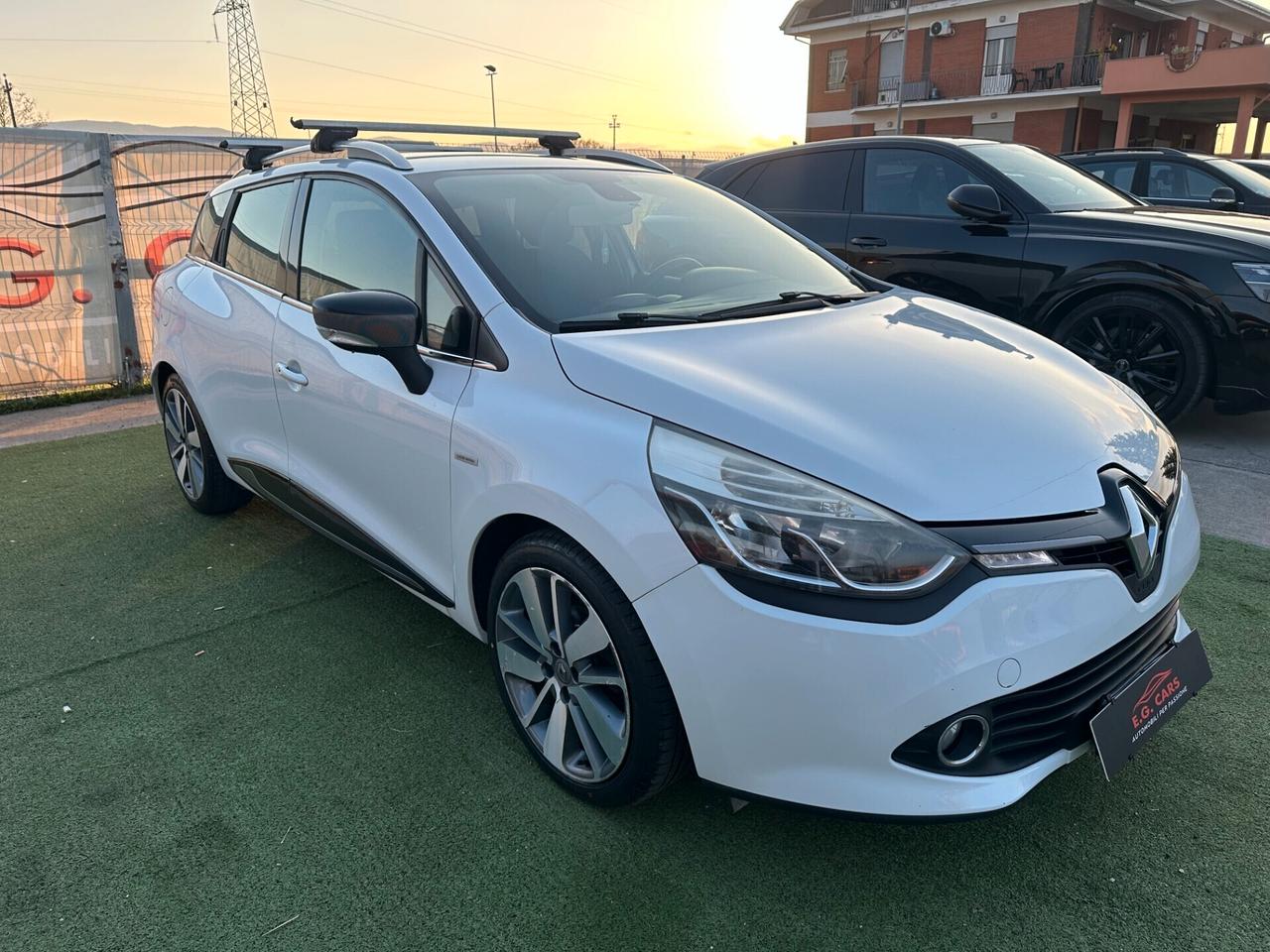 Renault Clio SPORTER*1.5DCI*COSTUME NATIONAL*90CV*NAVI*KAMERA*
