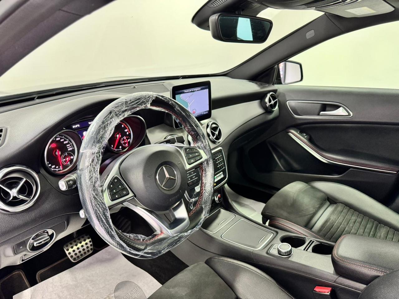 Mercedes-benz GLA 220 d Automatic 4Matic Premium-AMG-FULL-2018
