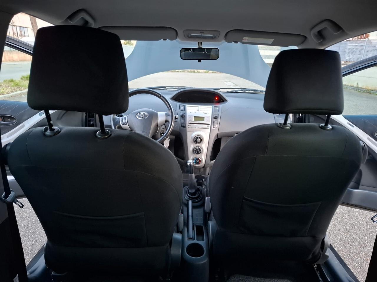 Toyota Yaris 1.0 3 porte SOLAMENTE 112.000 KM