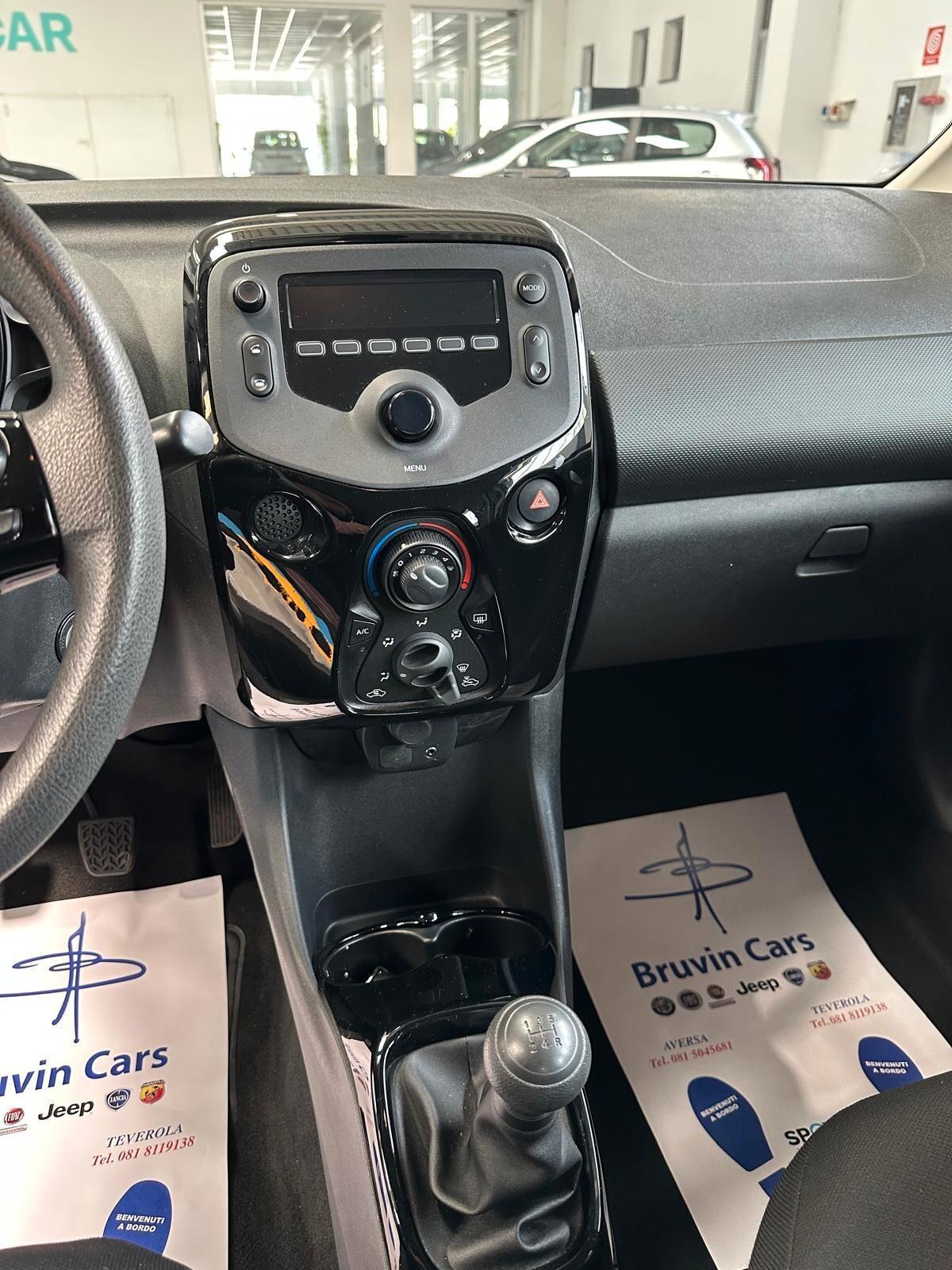 Citroen C1 VTi 72 S&S 5 porte Shine