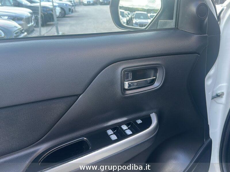 Mitsubishi L200 Cab VI 2019 Diesel d.cab 2.3d Invite Connect 4wd 150cv