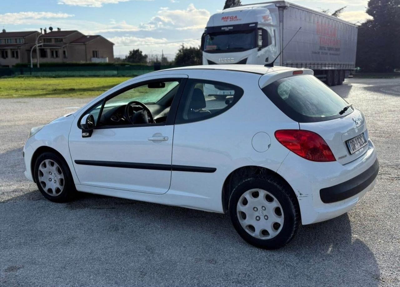 Peugeot 207 1.4 Benzina 75cavalli NEOPATENTATI