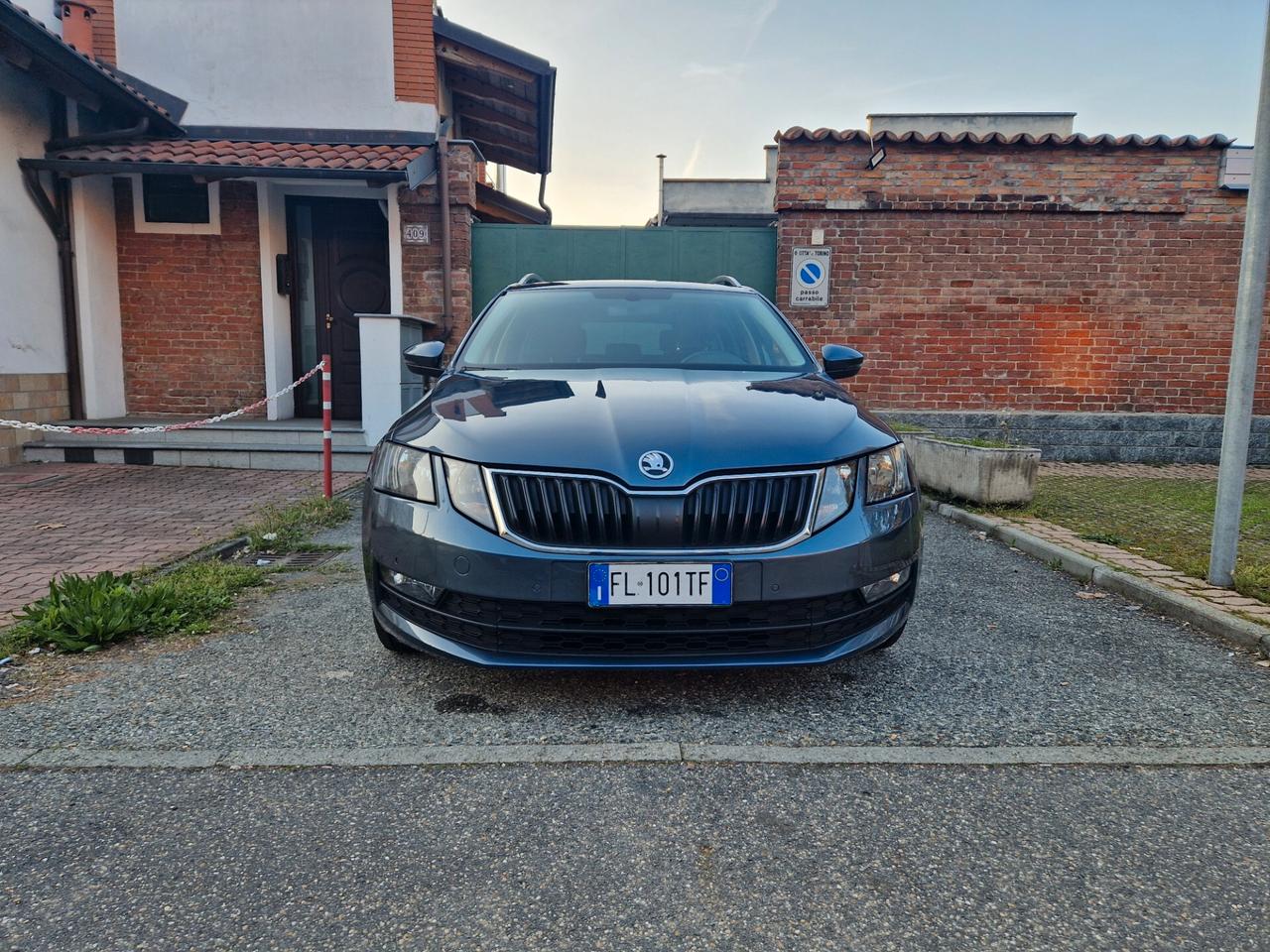 Skoda Octavia SW 1.4 110CV Metano, Carplay, Tetto panoram., Navi