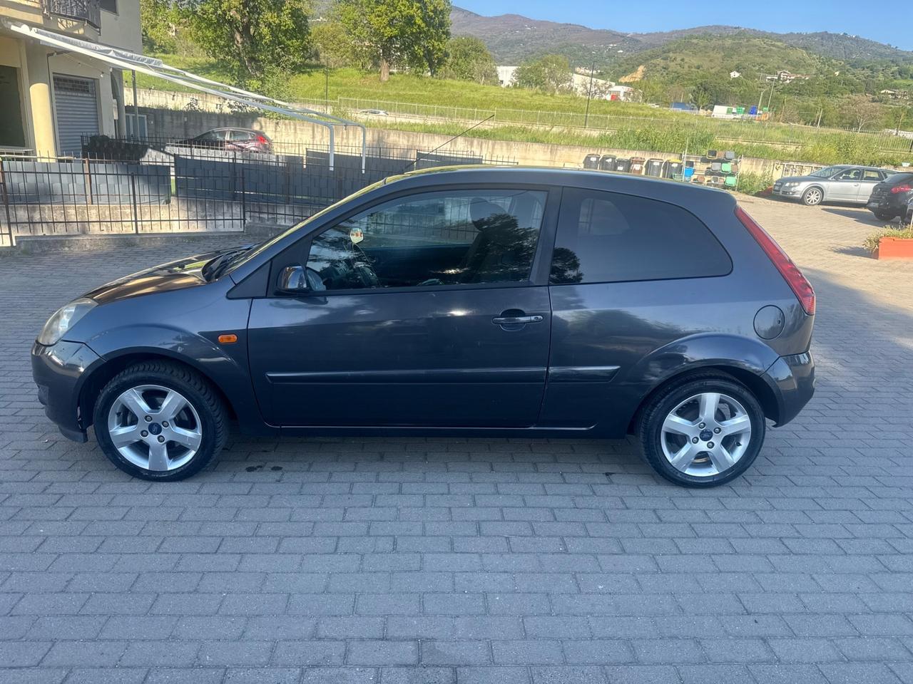 Ford Fiesta 1.4 TDCi 68CV 3 porte Titanium