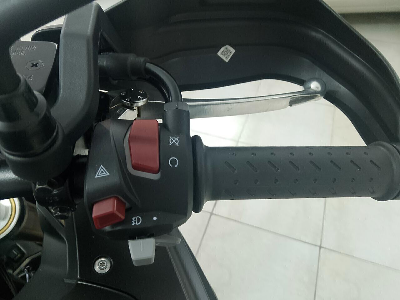 VOGE VALICO 525 DSX BLACK KNIGHT