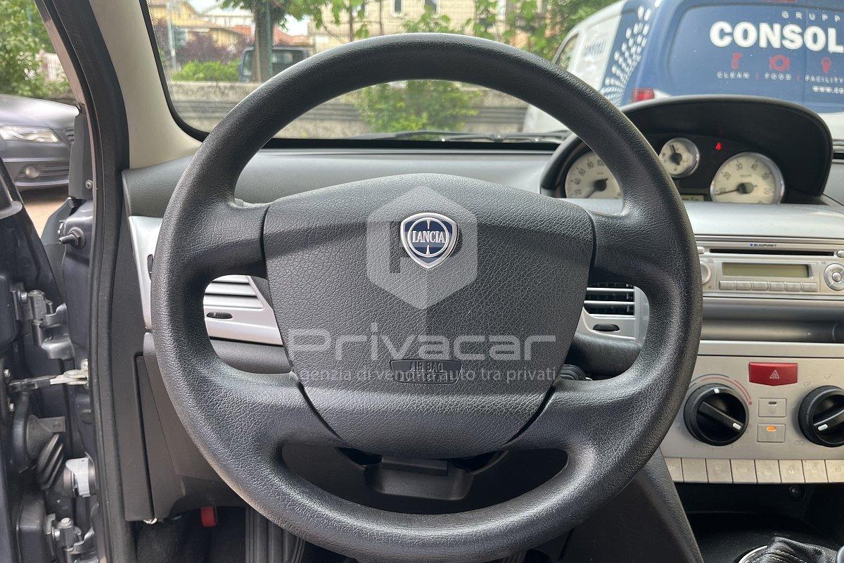 LANCIA Ypsilon 1.2 69 CV Unyca